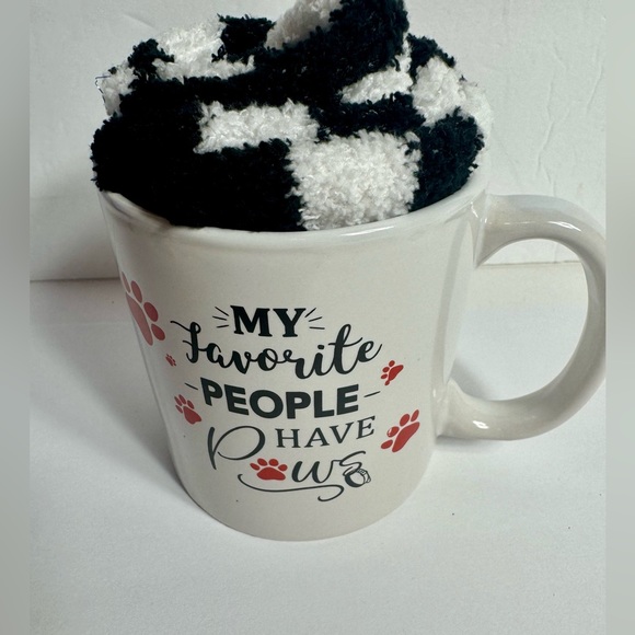 Pet mug and pair of fuzzy penguin socks. Adorable mug with paw prints & socks - Picture 4 of 7